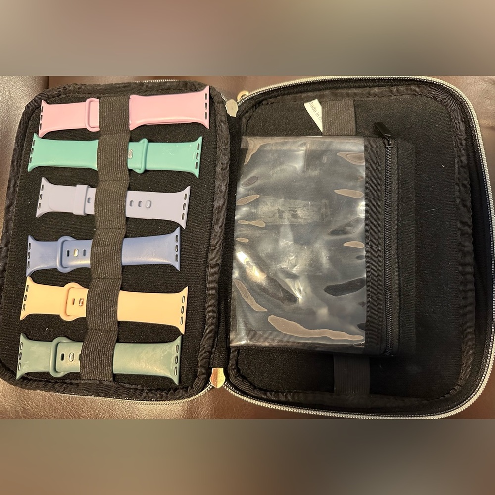 Set of Apple Watch bands with case for 40mm watch